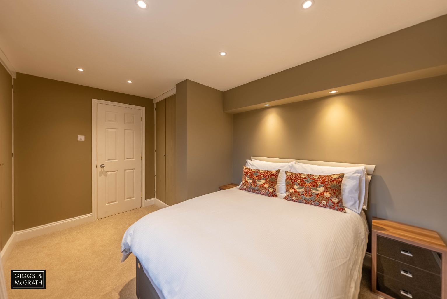 5 bed detached house for sale in Tamar Close, St. Ives 12