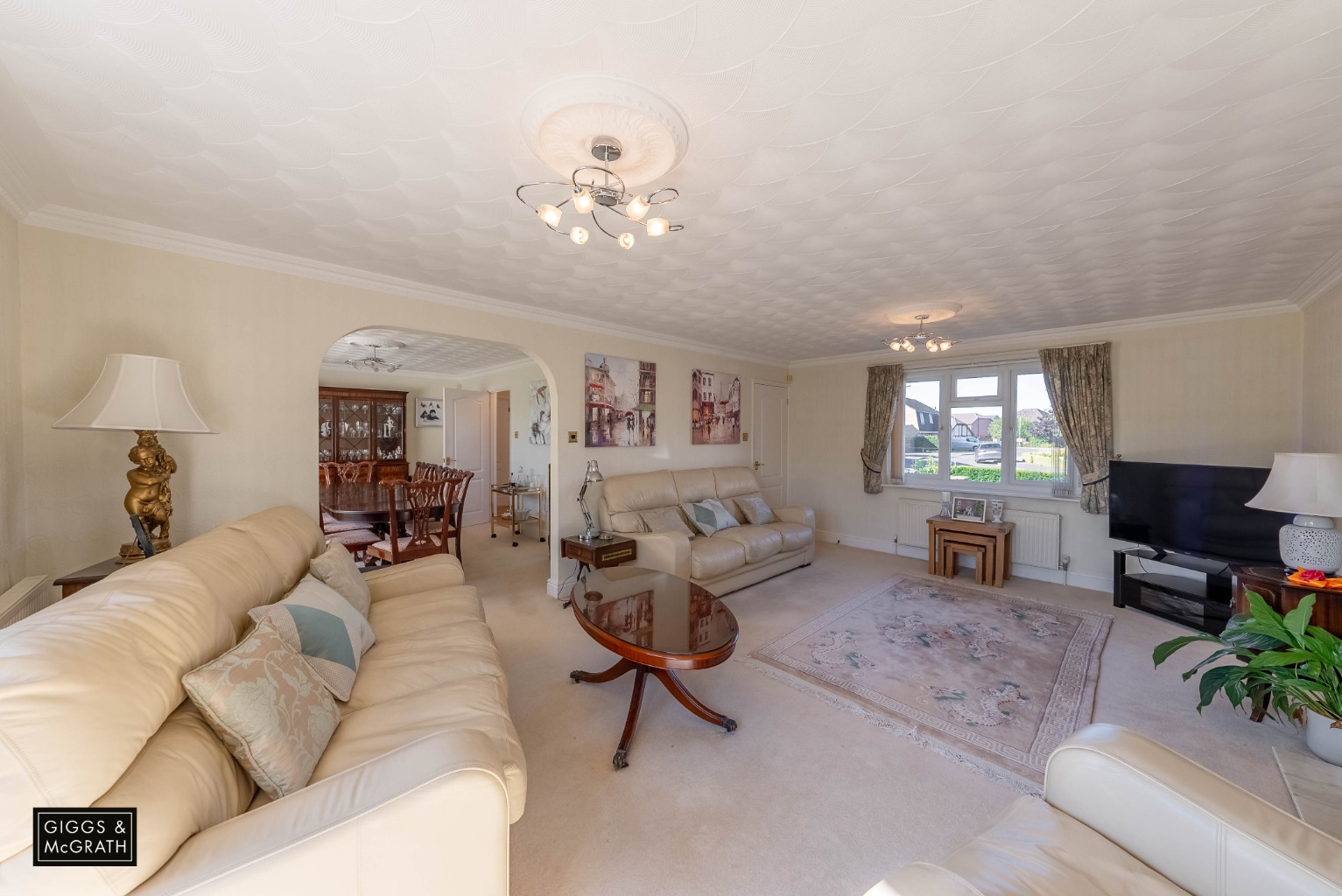 4 bed detached house for sale in The Pasture, Huntingdon 2