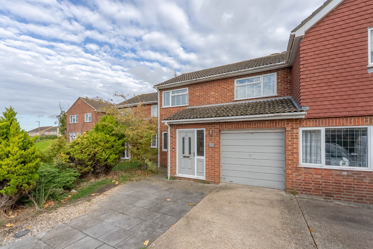 3 bed semi-detached house for sale in Greenfields, Huntingdon  - Property Image 1