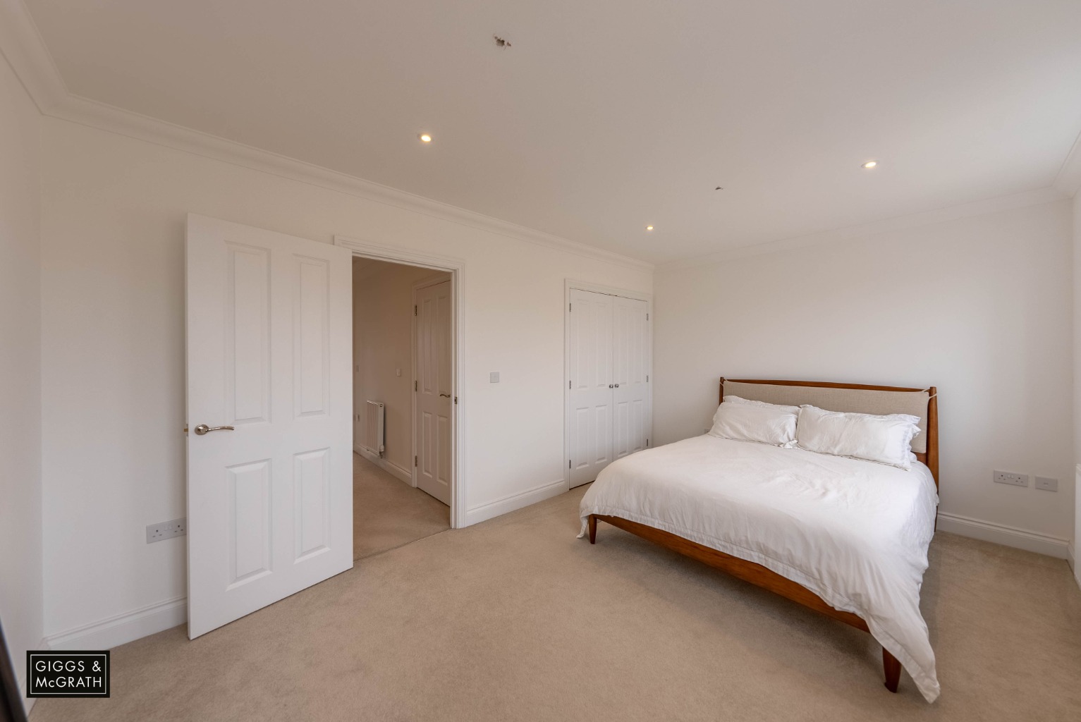 4 bed detached house for sale in Senliz Road, Huntingdon  - Property Image 13