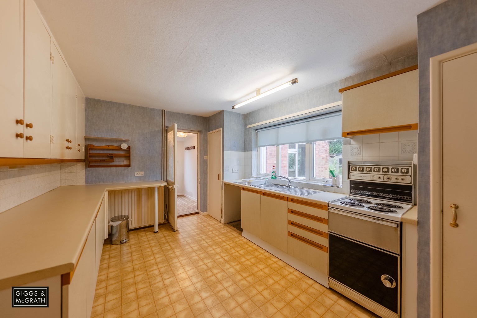 4 bed detached bungalow for sale in Chestnut Road, St. Ives 5