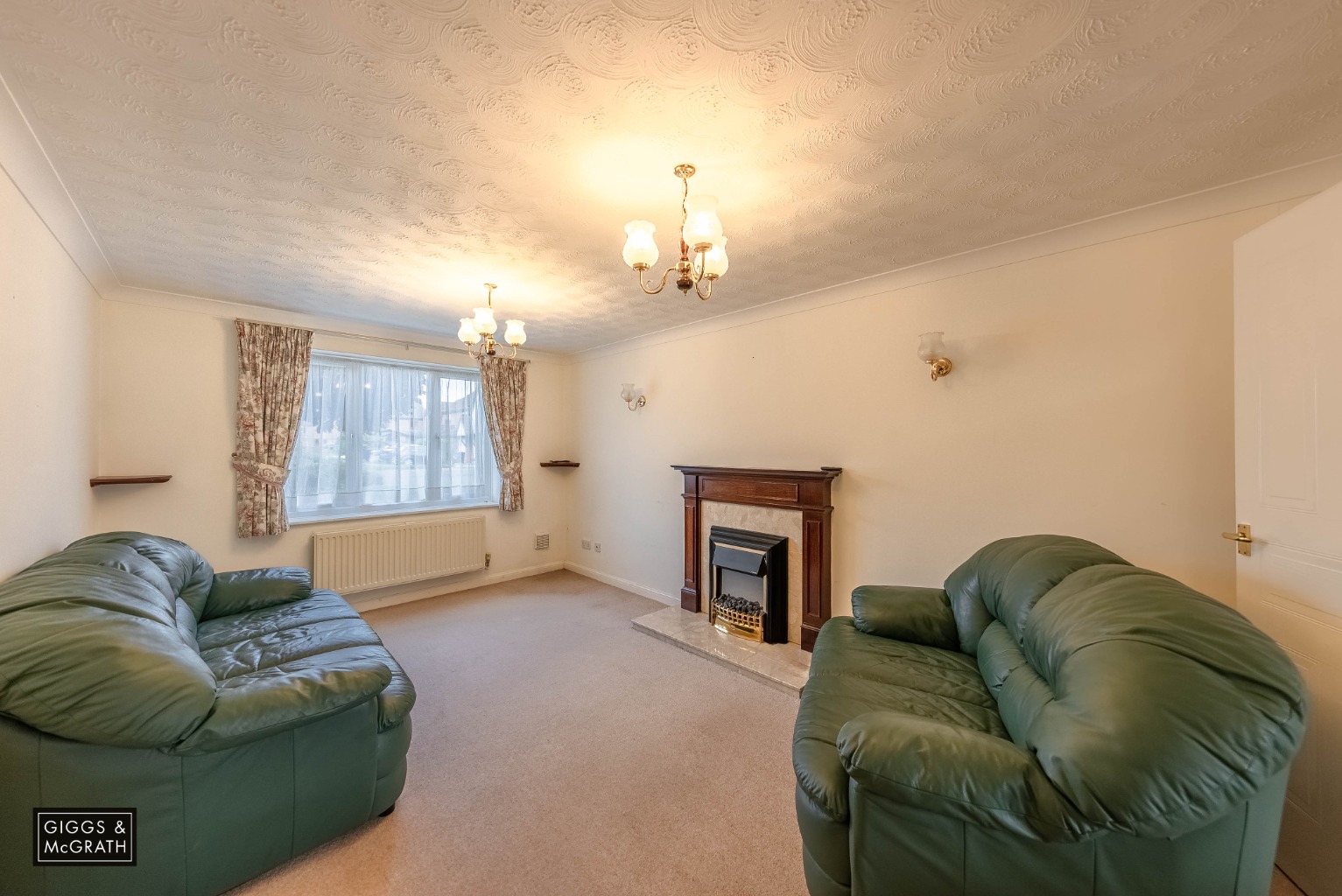 4 bed detached house for sale in Pathfinder Way, Huntingdon 4