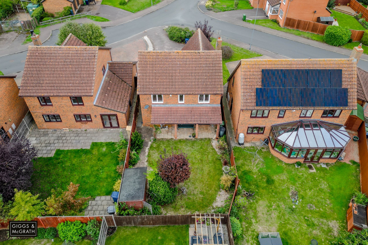 4 bed detached house for sale in Pathfinder Way, Huntingdon 1