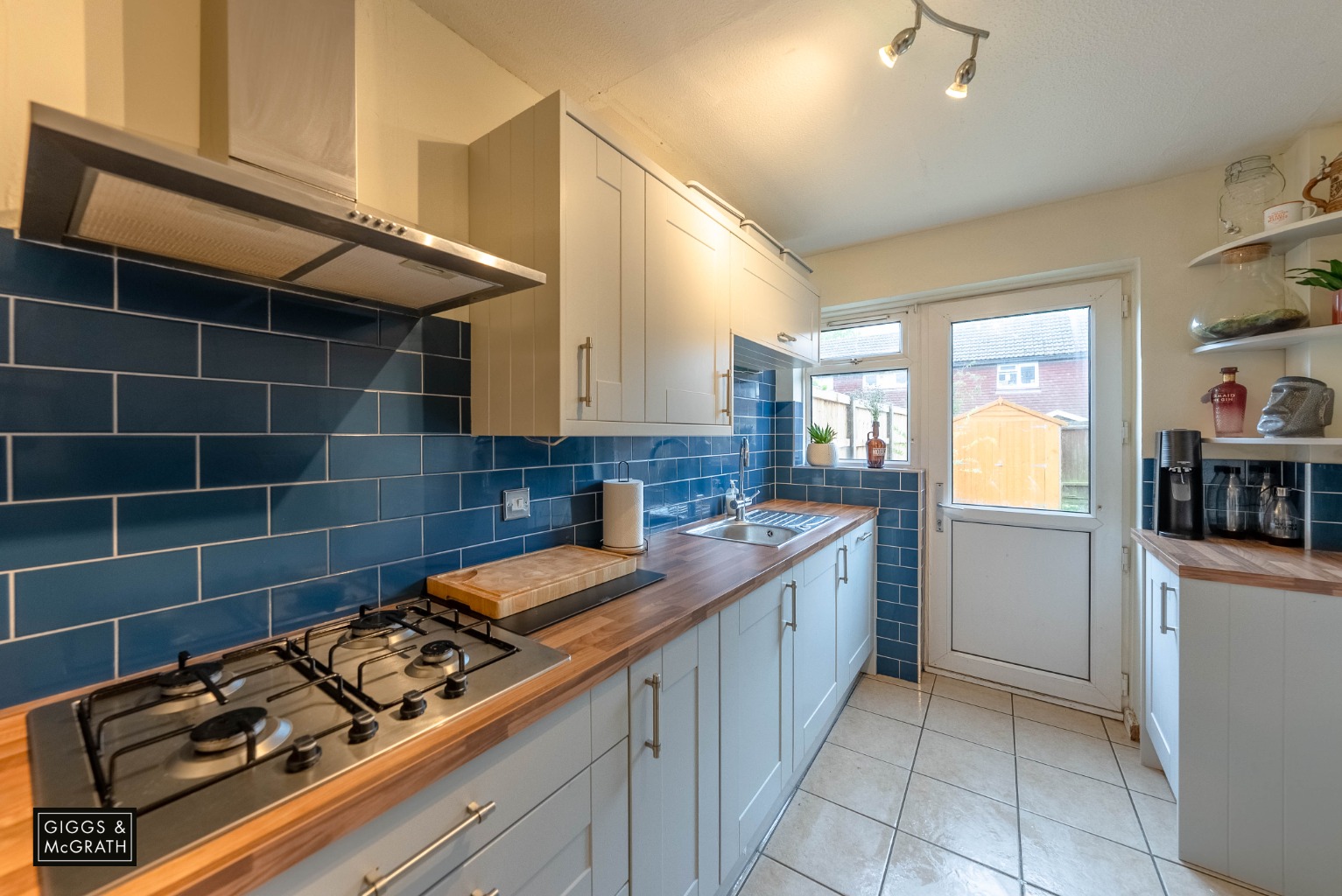 2 bed end of terrace house for sale in Bath Crescent, Huntingdon 6