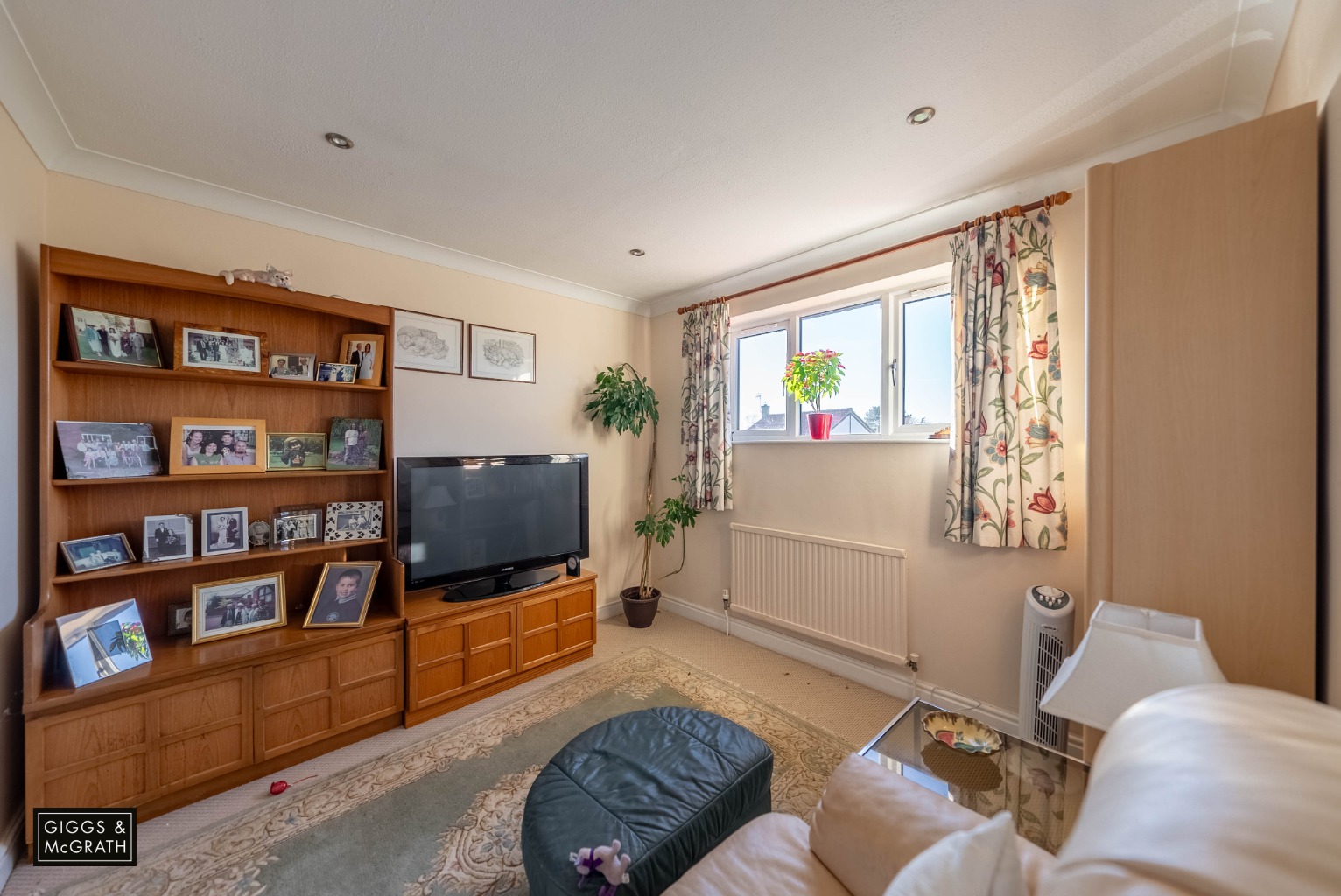 4 bed detached house for sale in Crane Close, Huntingdon 6