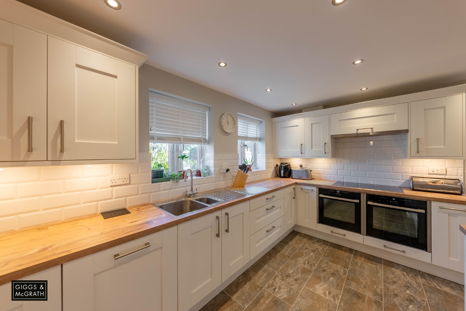 4 bed detached house for sale in Provence Road, Huntingdon 3