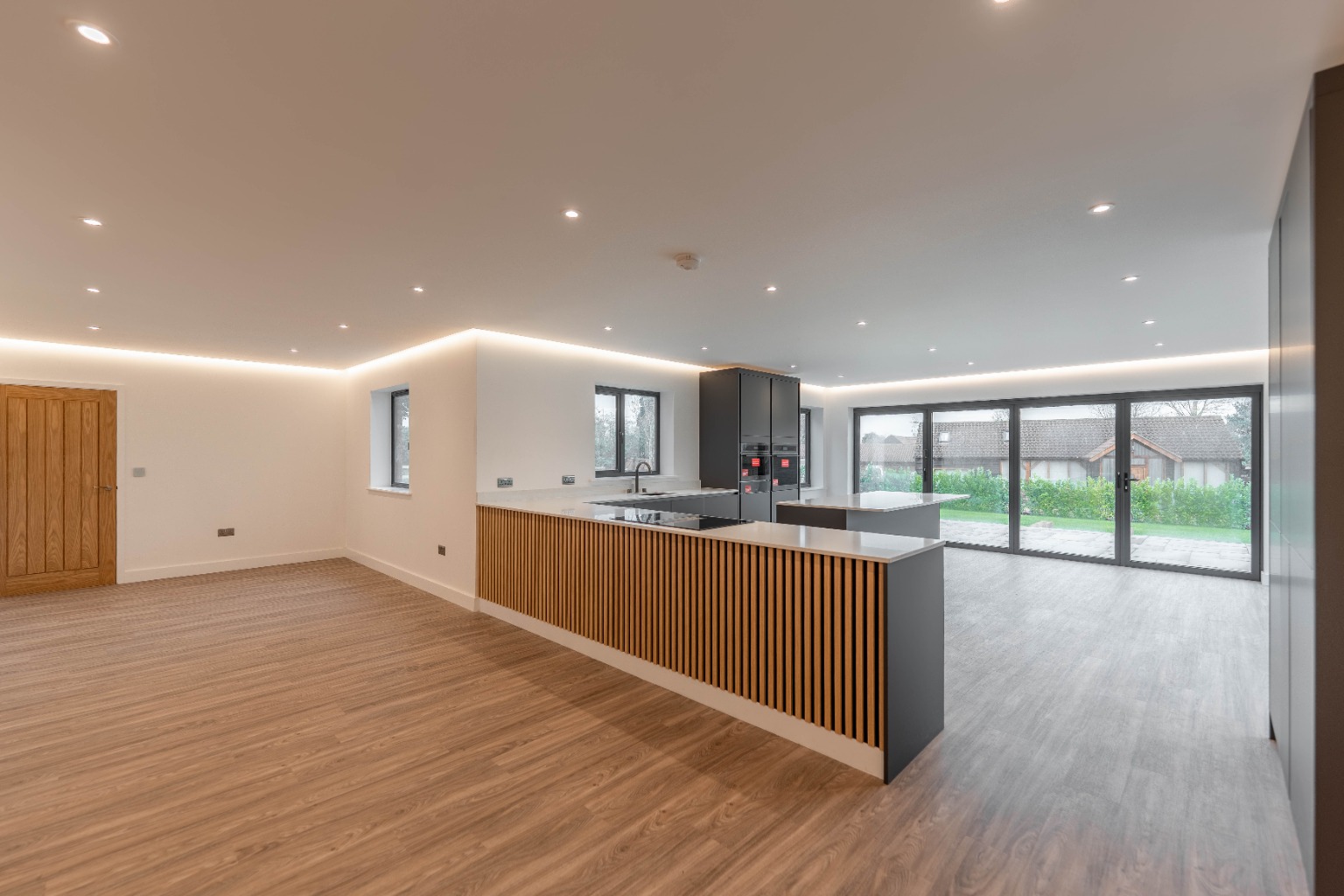 5 bed detached house for sale in Fen Road, Huntingdon 8