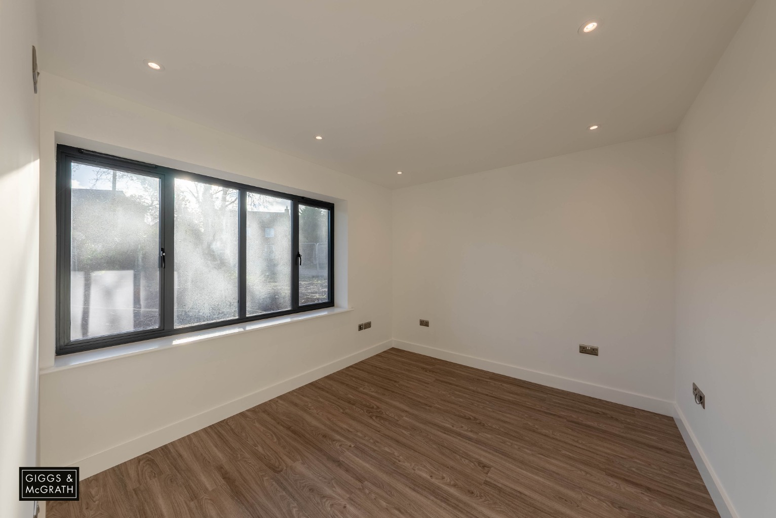 5 bed detached house for sale in Fen Road, Huntingdon 7