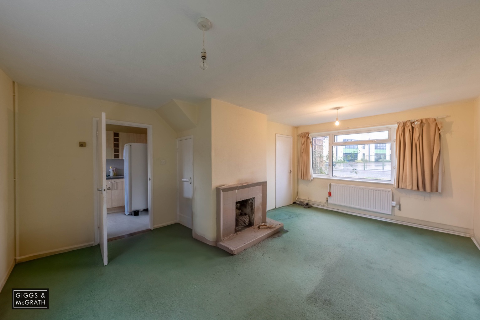 2 bed semi-detached house for sale in Somerset Road, Huntingdon  - Property Image 3
