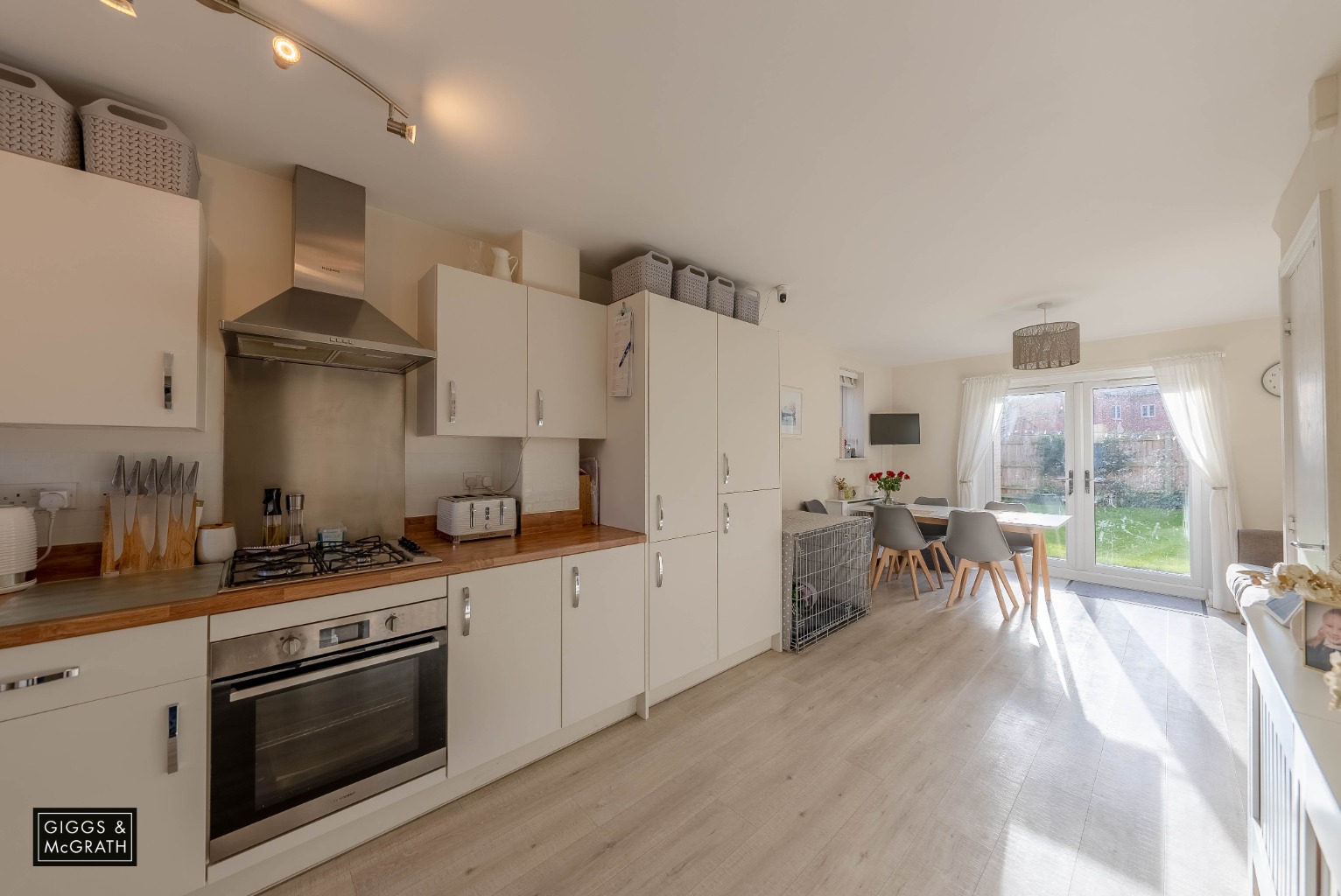 3 bed semi-detached house for sale in Central Avenue, Huntingdon 1