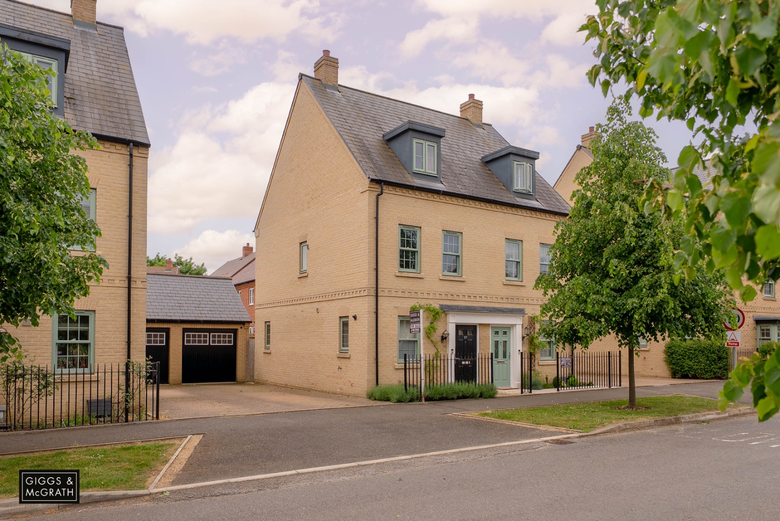 3 bed semi-detached house for sale in Central Avenue, Huntingdon - Property Image 1