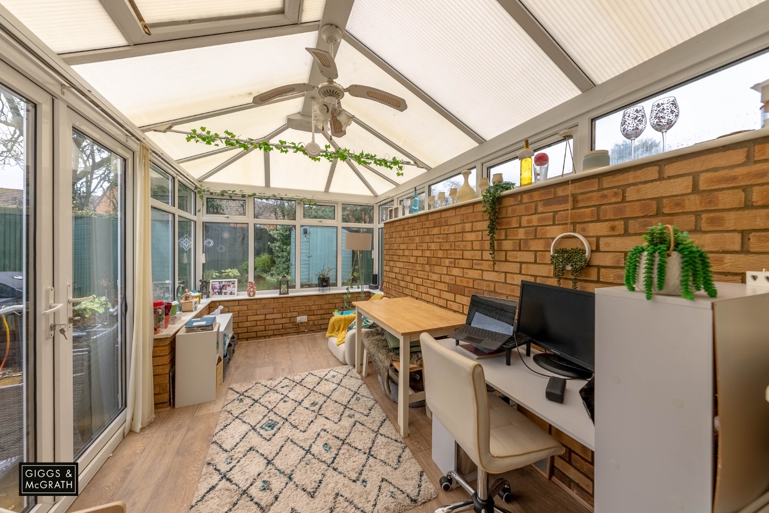 2 bed end of terrace house for sale in Orchard Close, Huntingdon 4