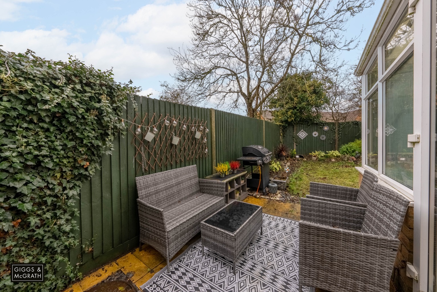 2 bed end of terrace house for sale in Orchard Close, Huntingdon 17