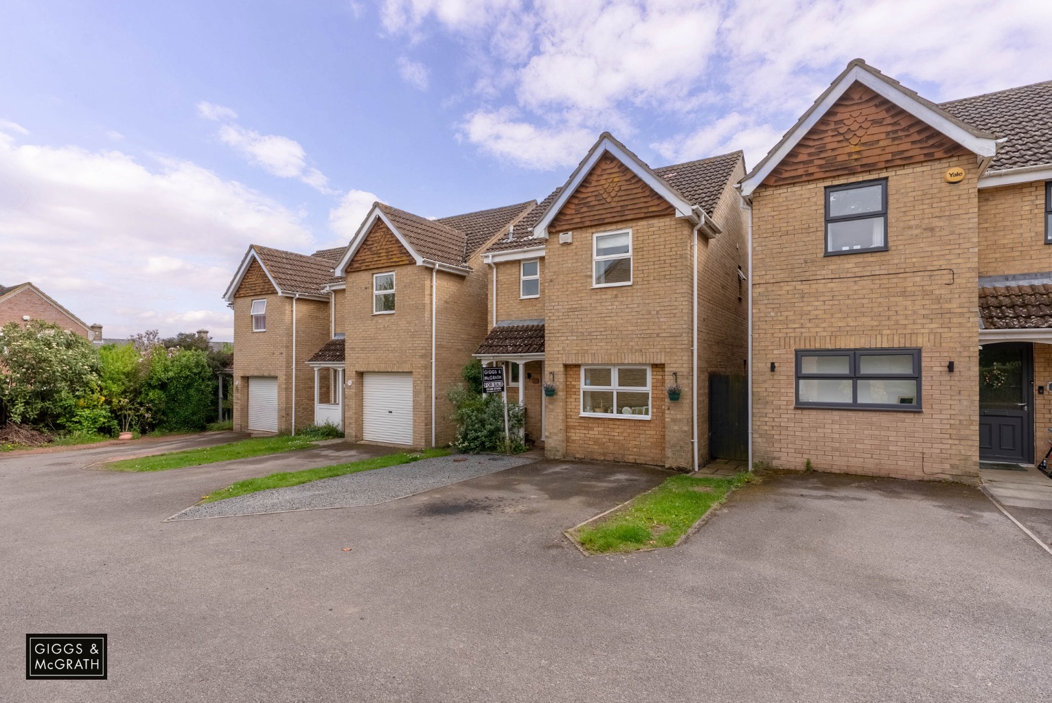 3 bed detached house for sale in Orchard Close, Cambridgeshire - Property Image 1