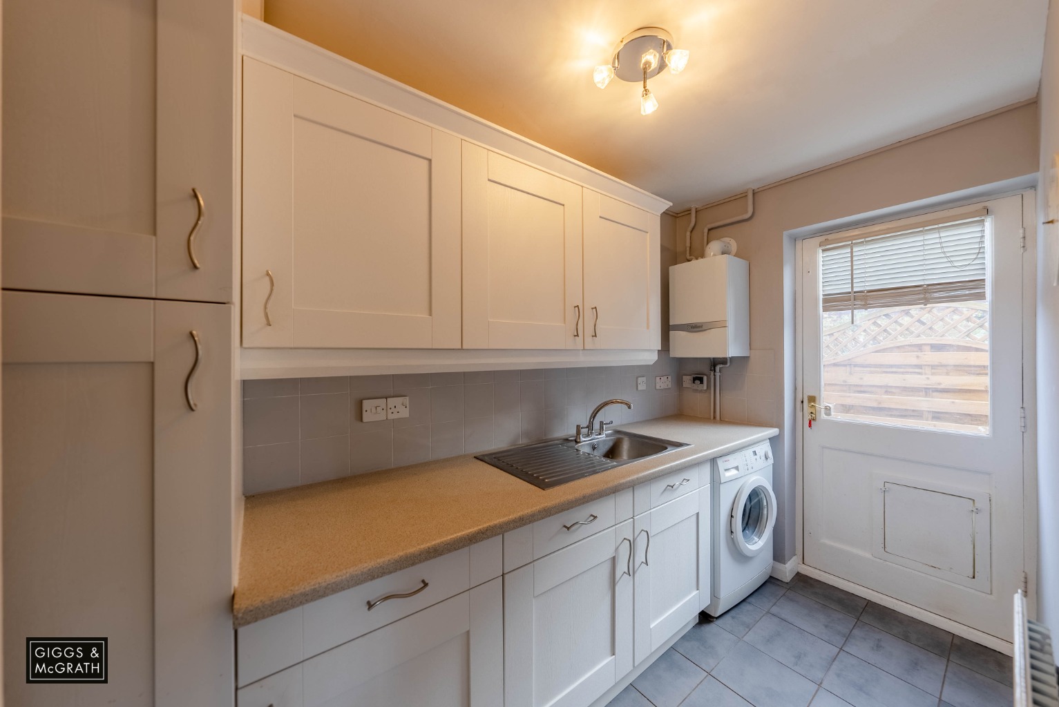 4 bed detached house for sale in Tawny Crescent, Huntingdon  - Property Image 5