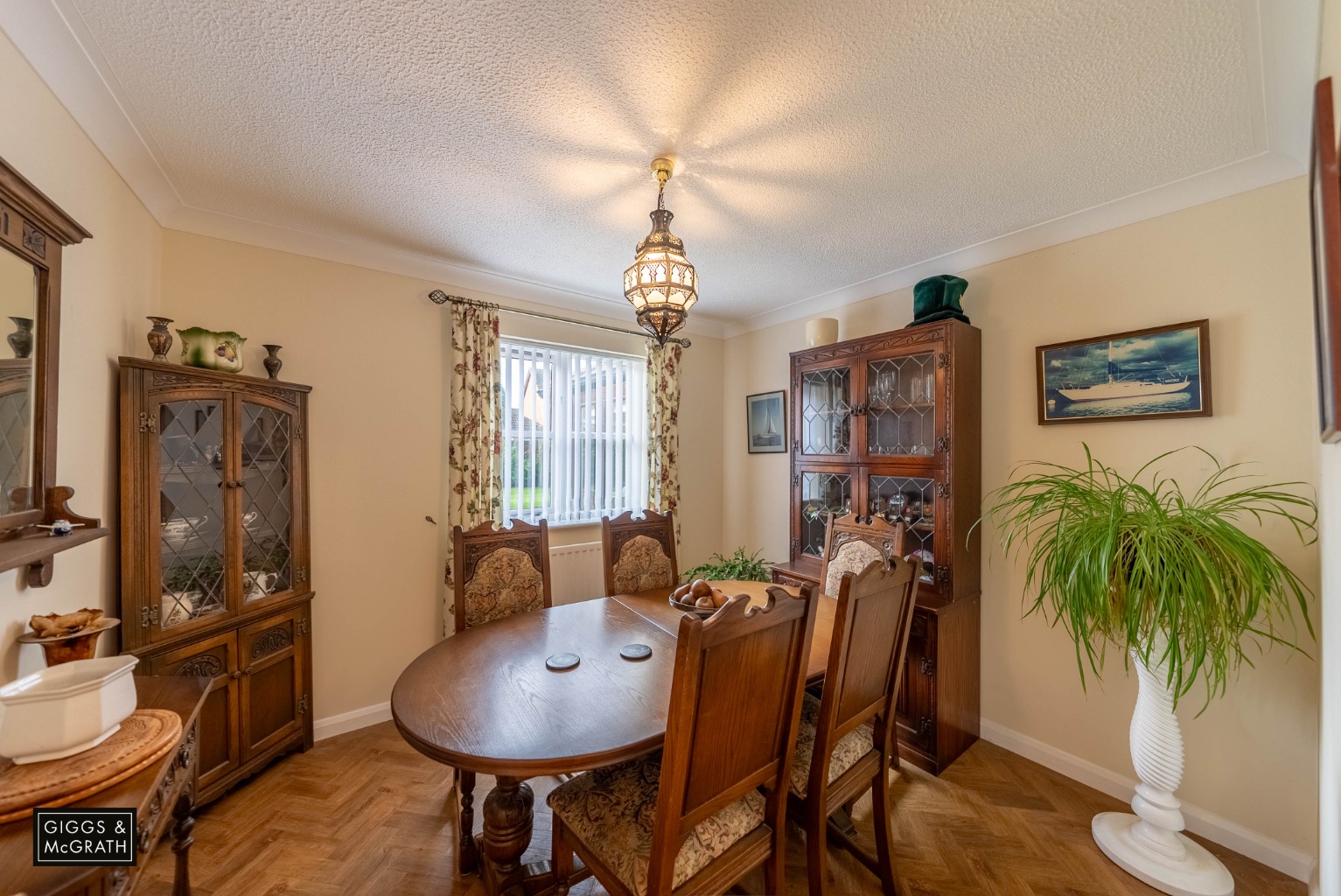 4 bed detached house for sale in Tawny Crescent, Huntingdon  - Property Image 7