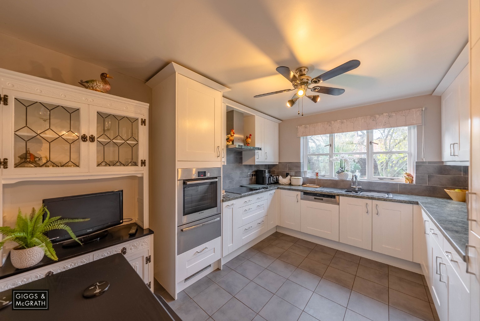 4 bed detached house for sale in Tawny Crescent, Huntingdon 2