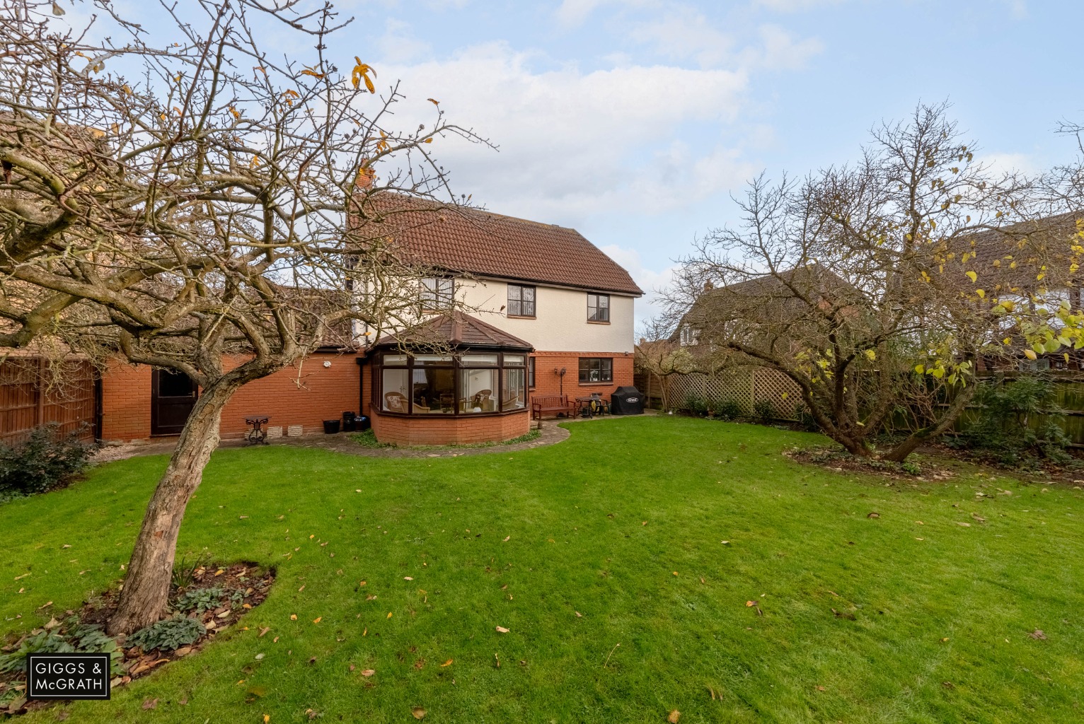 4 bed detached house for sale in Tawny Crescent, Huntingdon  - Property Image 4