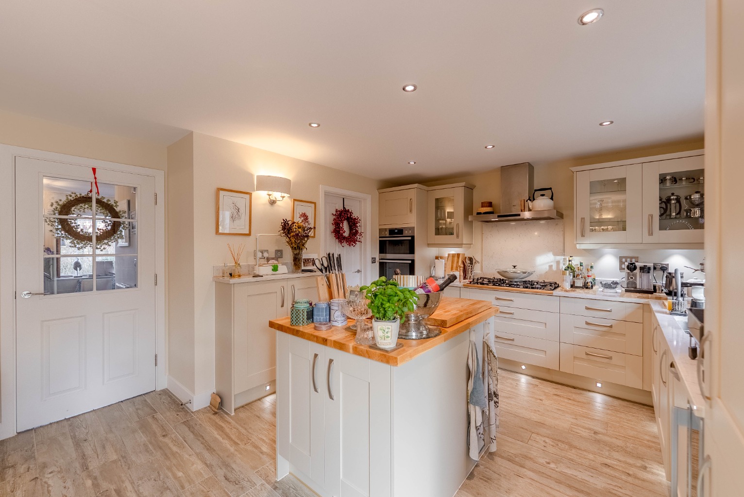 5 bed detached house for sale in Mahaddie Way, Huntingdon 5