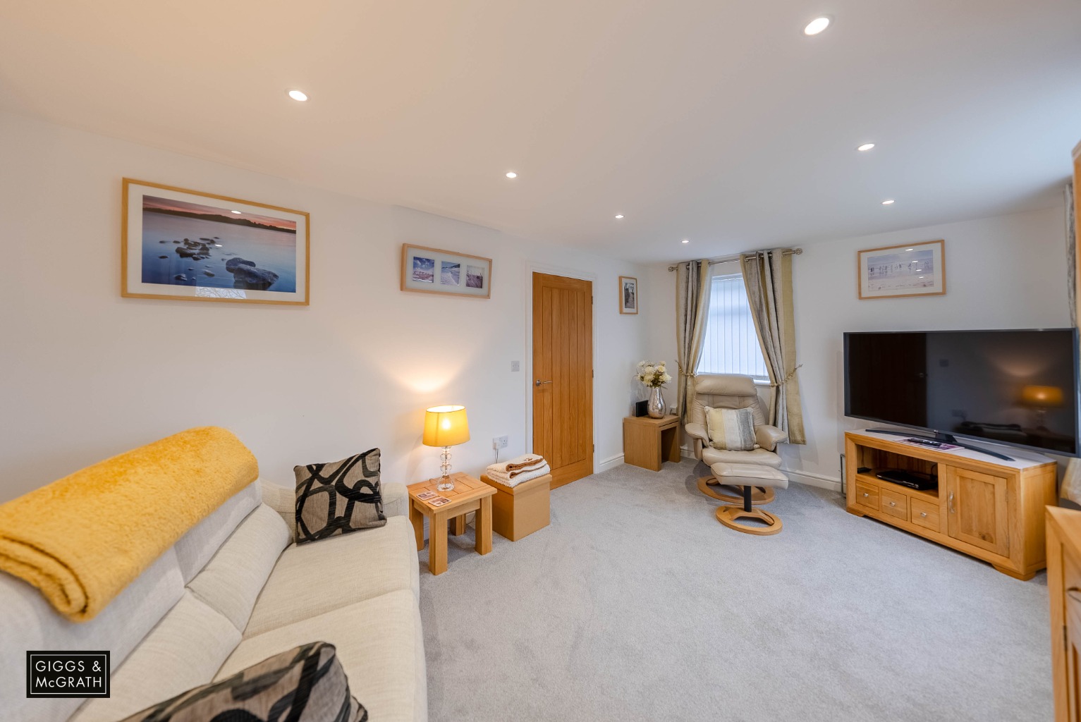 3 bed detached house for sale in Stirling Road, St. Ives 7
