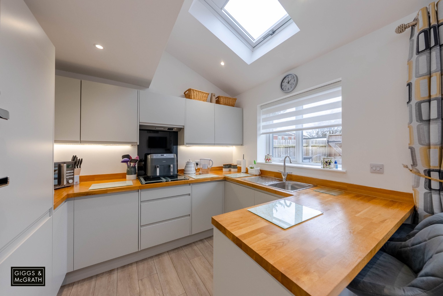 3 bed detached house for sale in Stirling Road, St. Ives 4