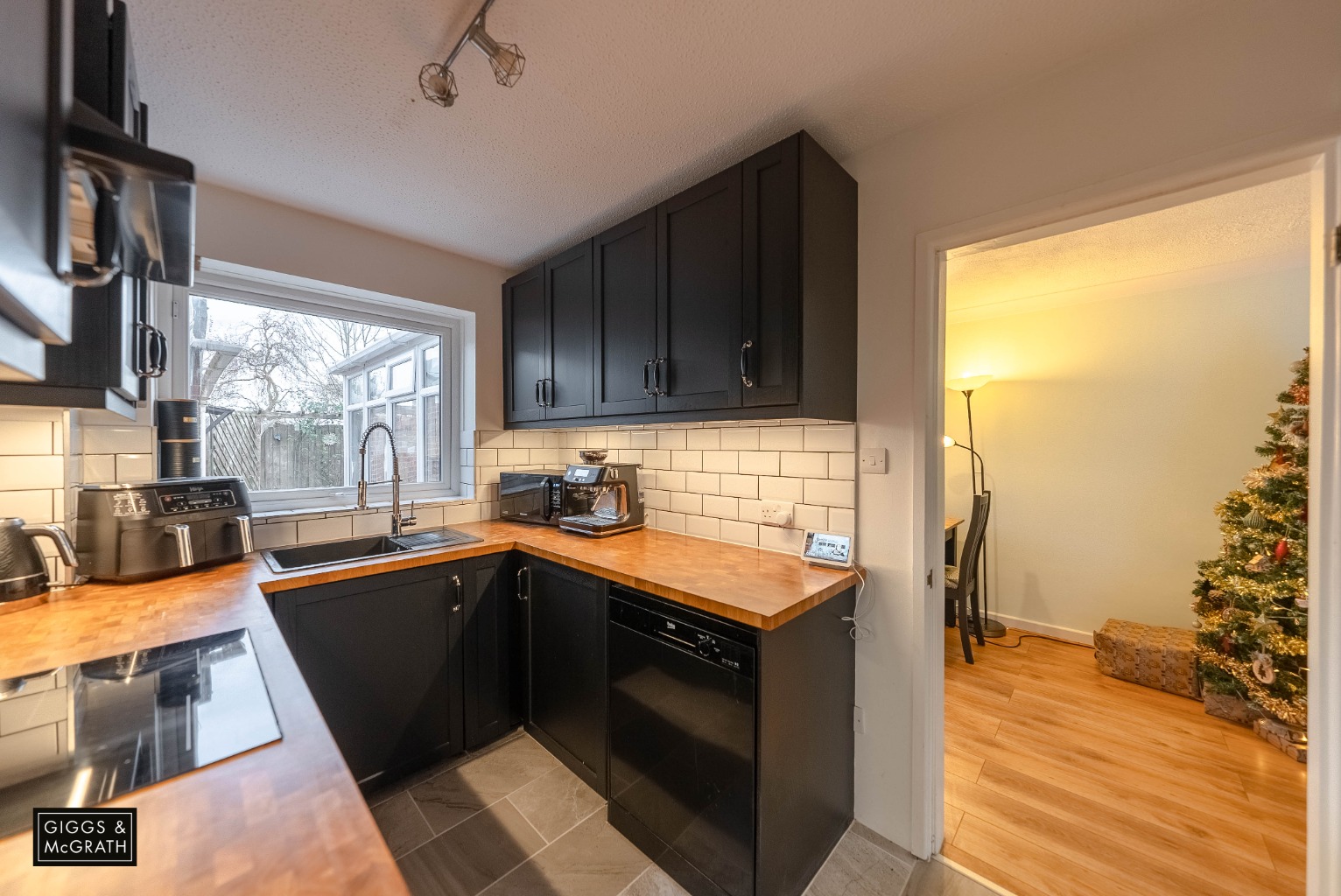 3 bed detached house for sale in Loftsteads, Huntingdon 4