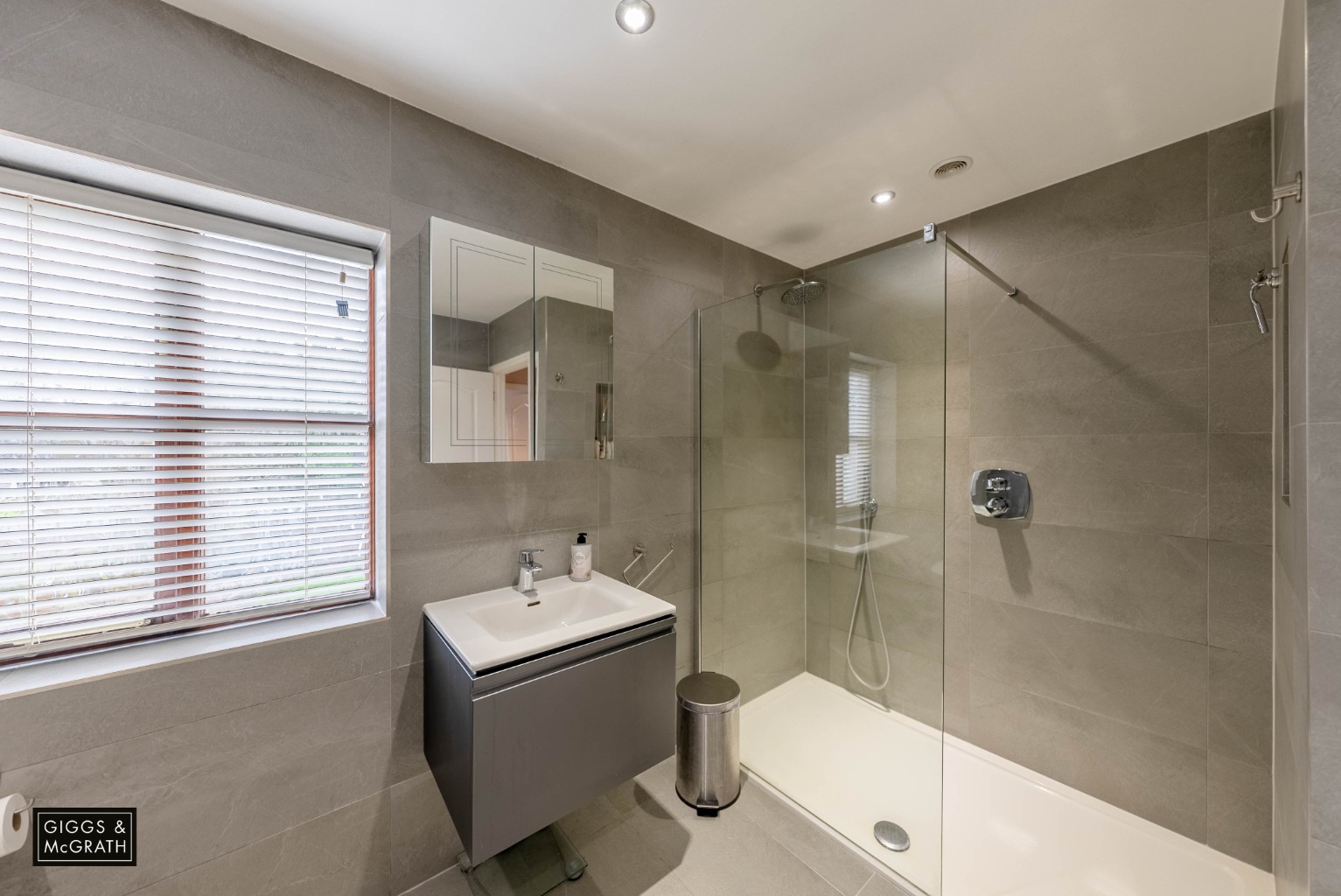 5 bed detached house for sale in Meridian Close, Huntingdon 17