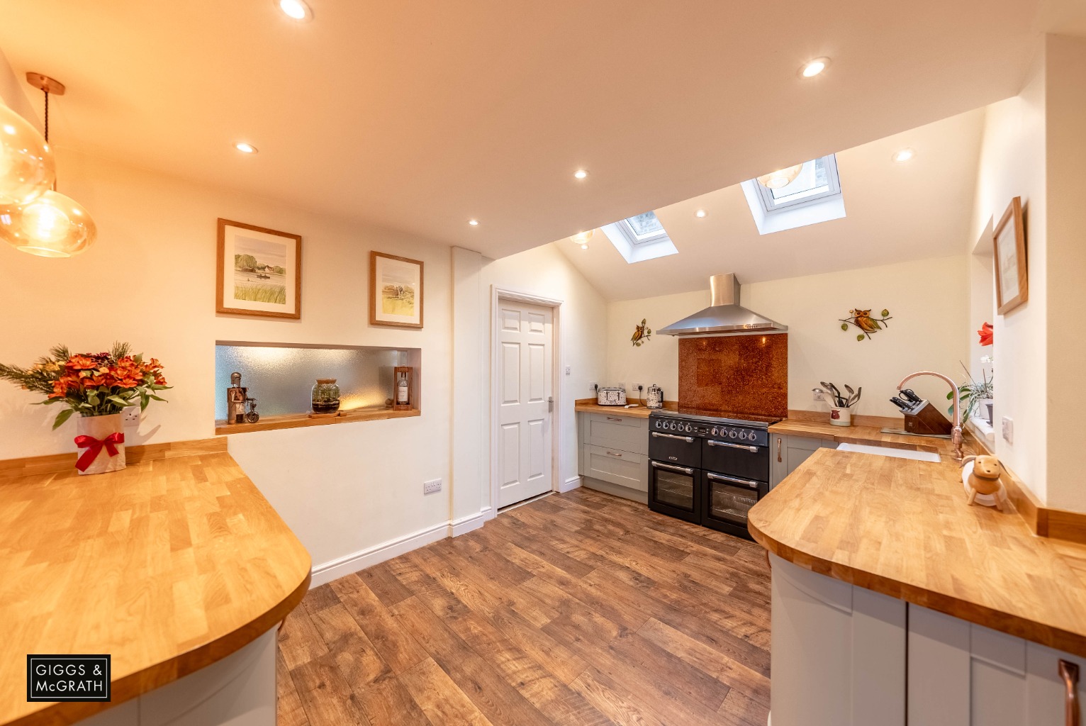 4 bed detached house for sale in The Trundle, Huntingdon 6