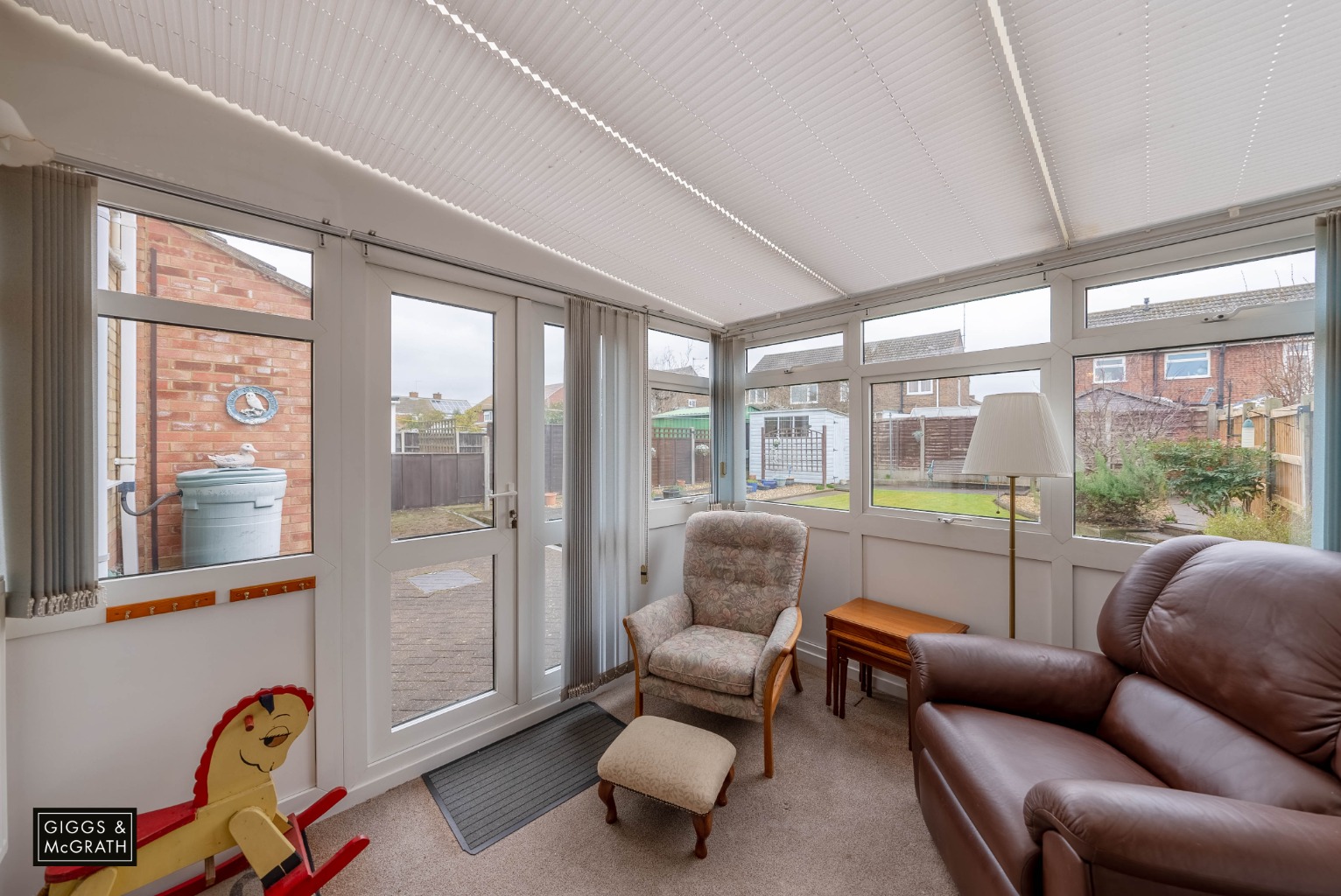 3 bed semi-detached house for sale in Stuart Close, Huntingdon  - Property Image 9