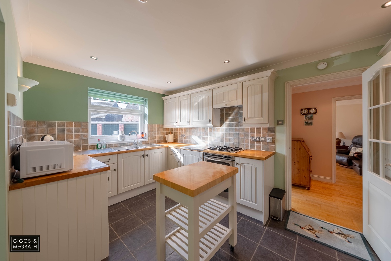 2 bed flat for sale in Old Court Hall, Huntingdon  - Property Image 8