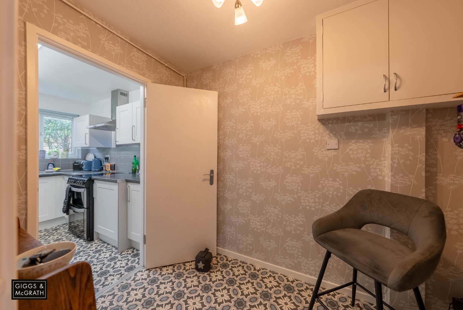 3 bed end of terrace house for sale in Bedford Close, Huntingdon 8