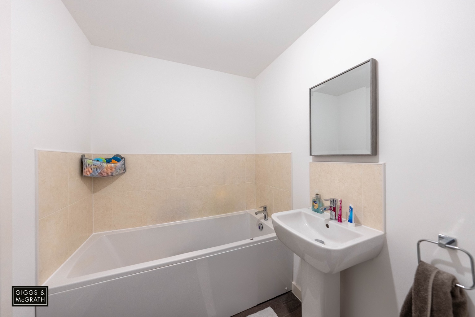 3 bed terraced house for sale in Bloomfield Drive, Huntingdon  - Property Image 11
