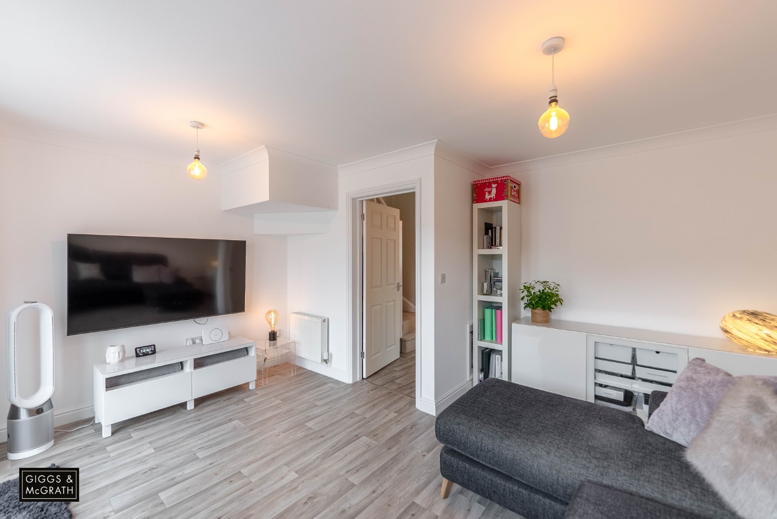 2 bed semi-detached house for sale in Headlands, Huntingdon 4