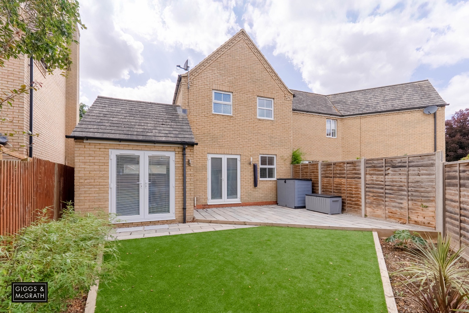 2 bed semi-detached house for sale in Headlands, Huntingdon  - Property Image 4