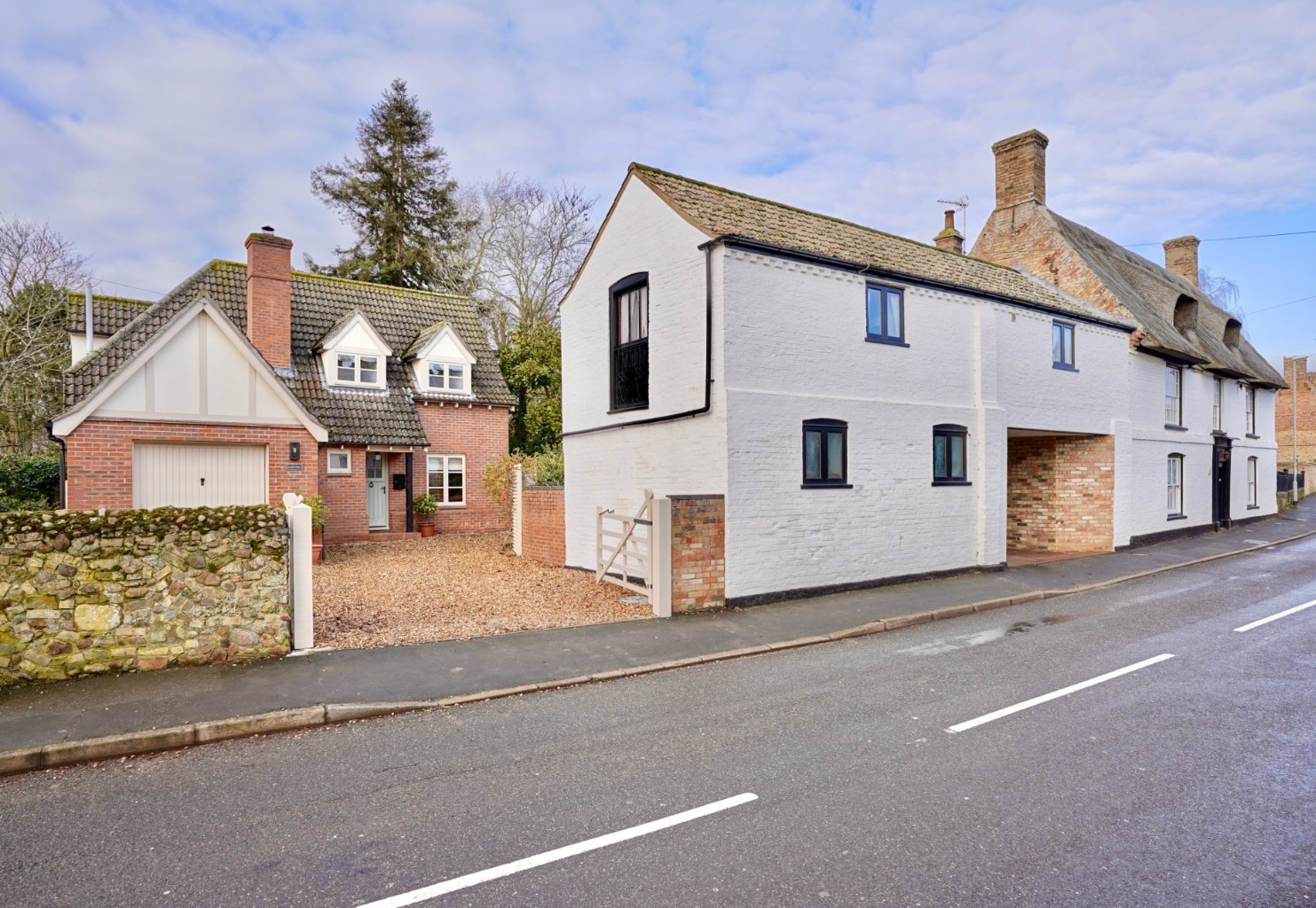 3 bed detached house for sale in High Street, Huntingdon 4
