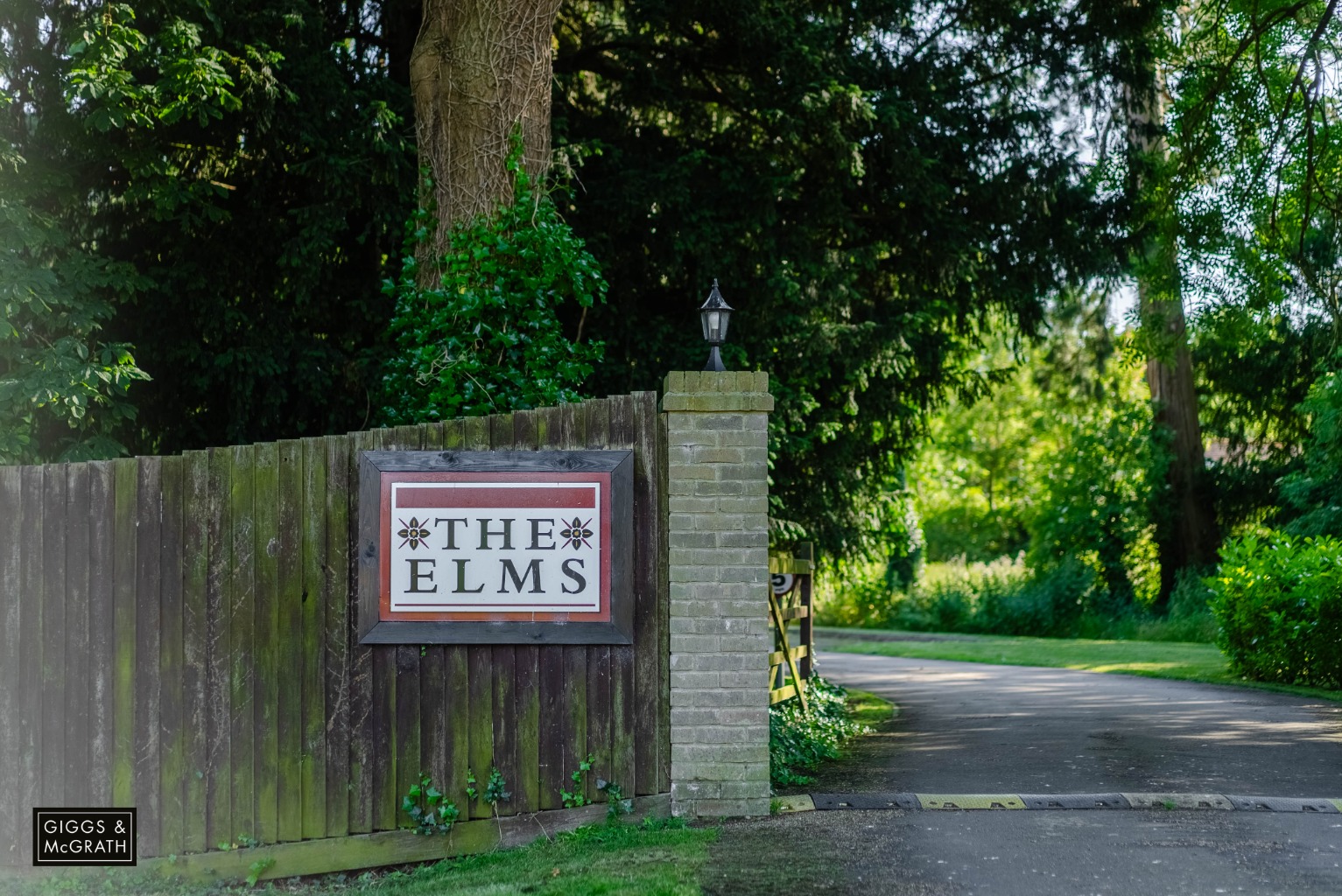 2 bed flat for sale in Thicket Road, Huntingdon 5