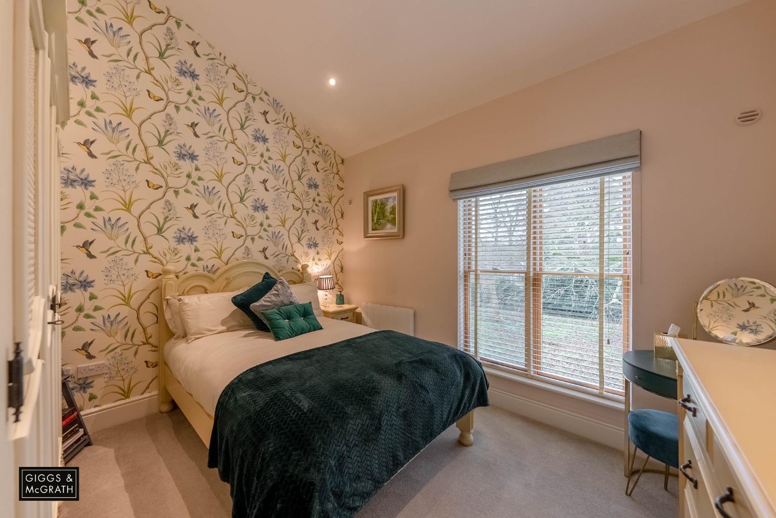 2 bed flat for sale in Thicket Road, Huntingdon  - Property Image 19