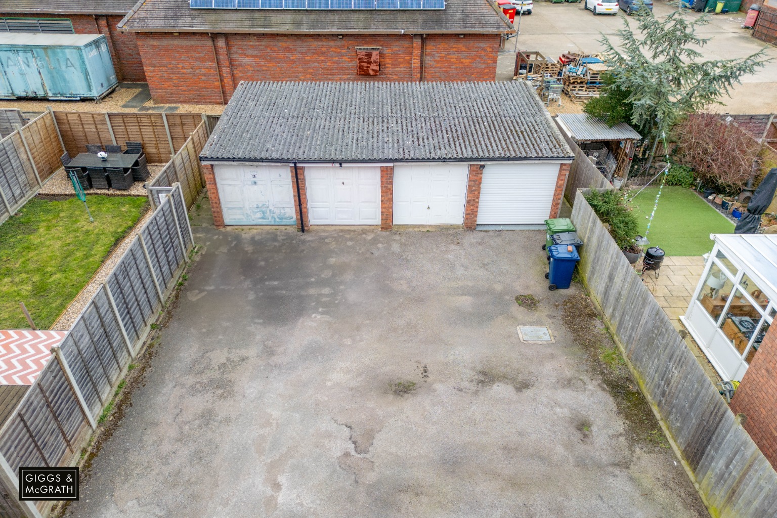 3 bed terraced house for sale in Morland Way, St. Ives  - Property Image 17