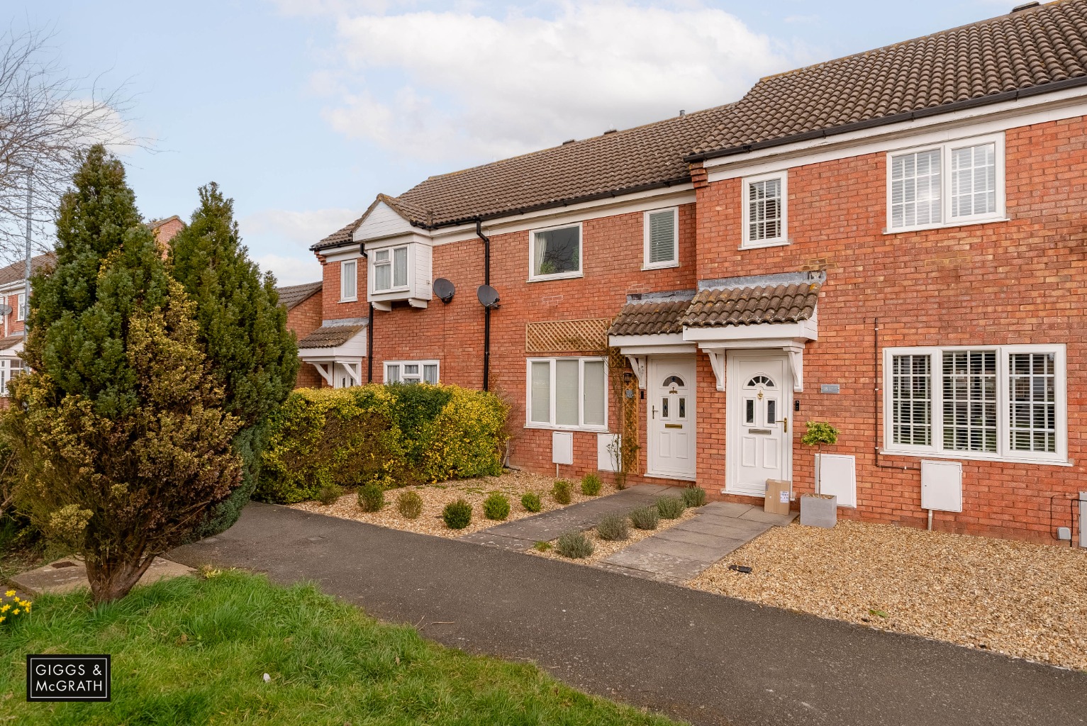 3 bed terraced house for sale in Morland Way, St. Ives  - Property Image 1