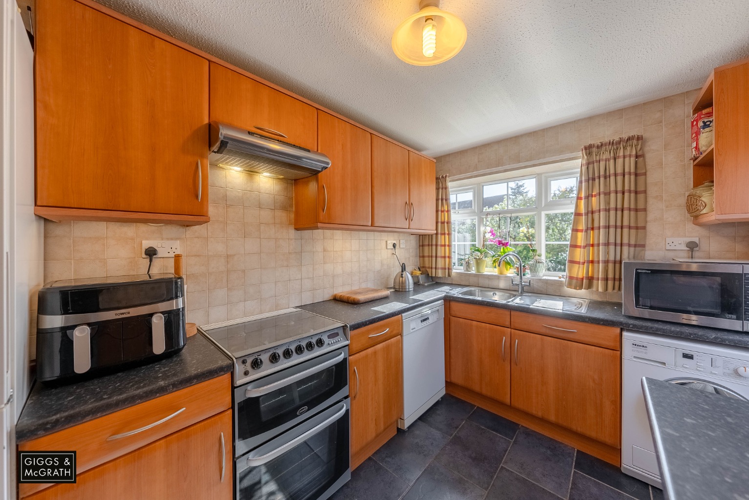 4 bed detached house for sale in Norfolk Road, St. Ives  - Property Image 3