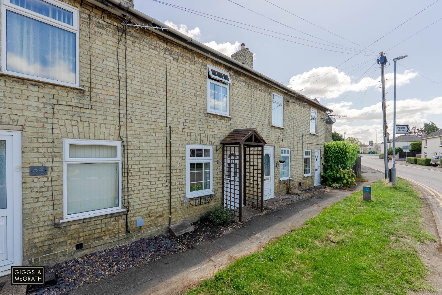 2 bed terraced house for sale in Mill Green, Huntingdon - Property Image 1