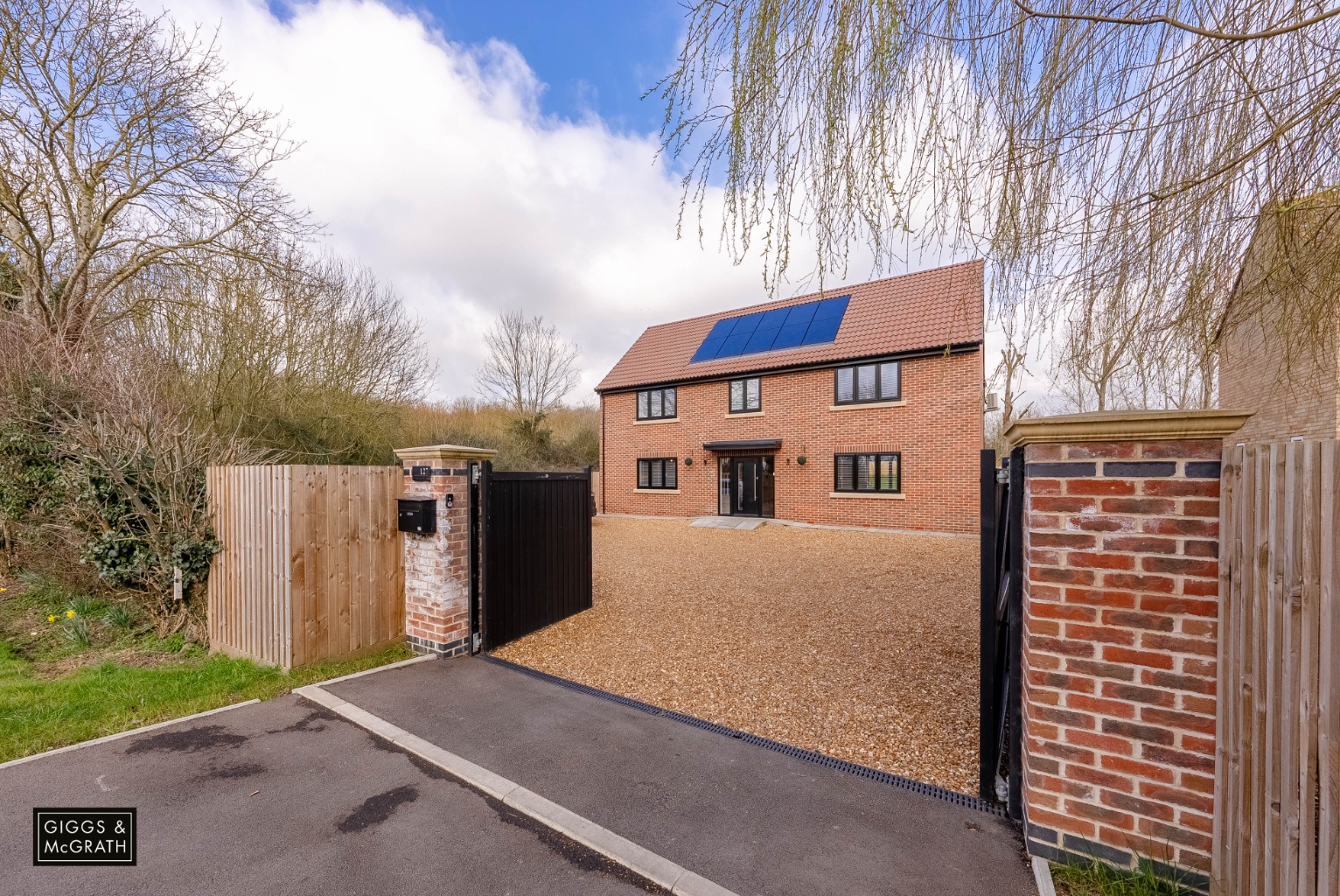 4 bed detached house for sale in High Street, Huntingdon  - Property Image 1
