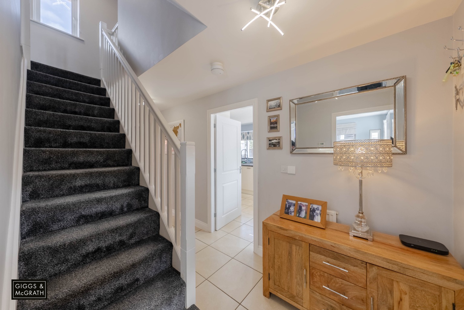 3 bed detached house for sale in Summer's Hill Drive, Cambridge  - Property Image 9