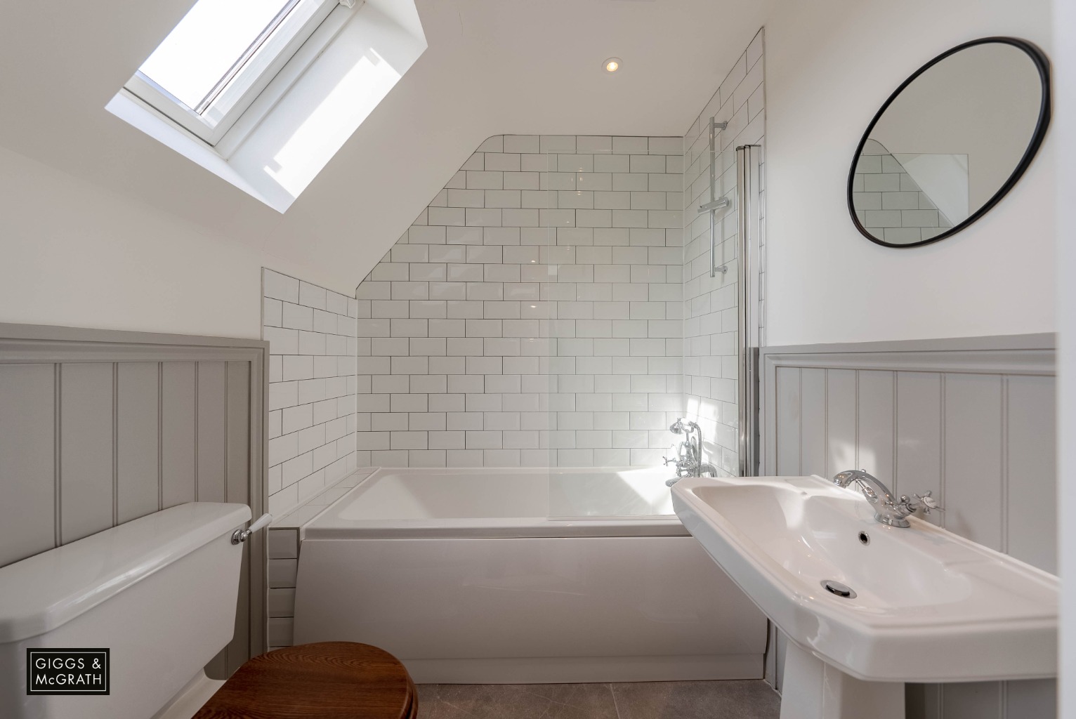 3 bed terraced house for sale in The Green, Huntingdon 3