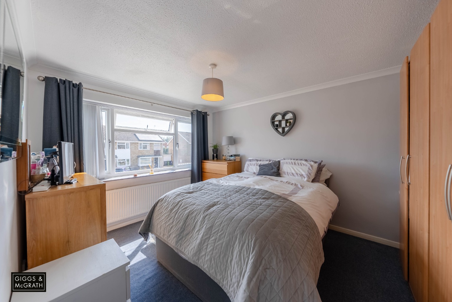 3 bed detached house for sale in The Trundle, Cambridgeshire  - Property Image 10