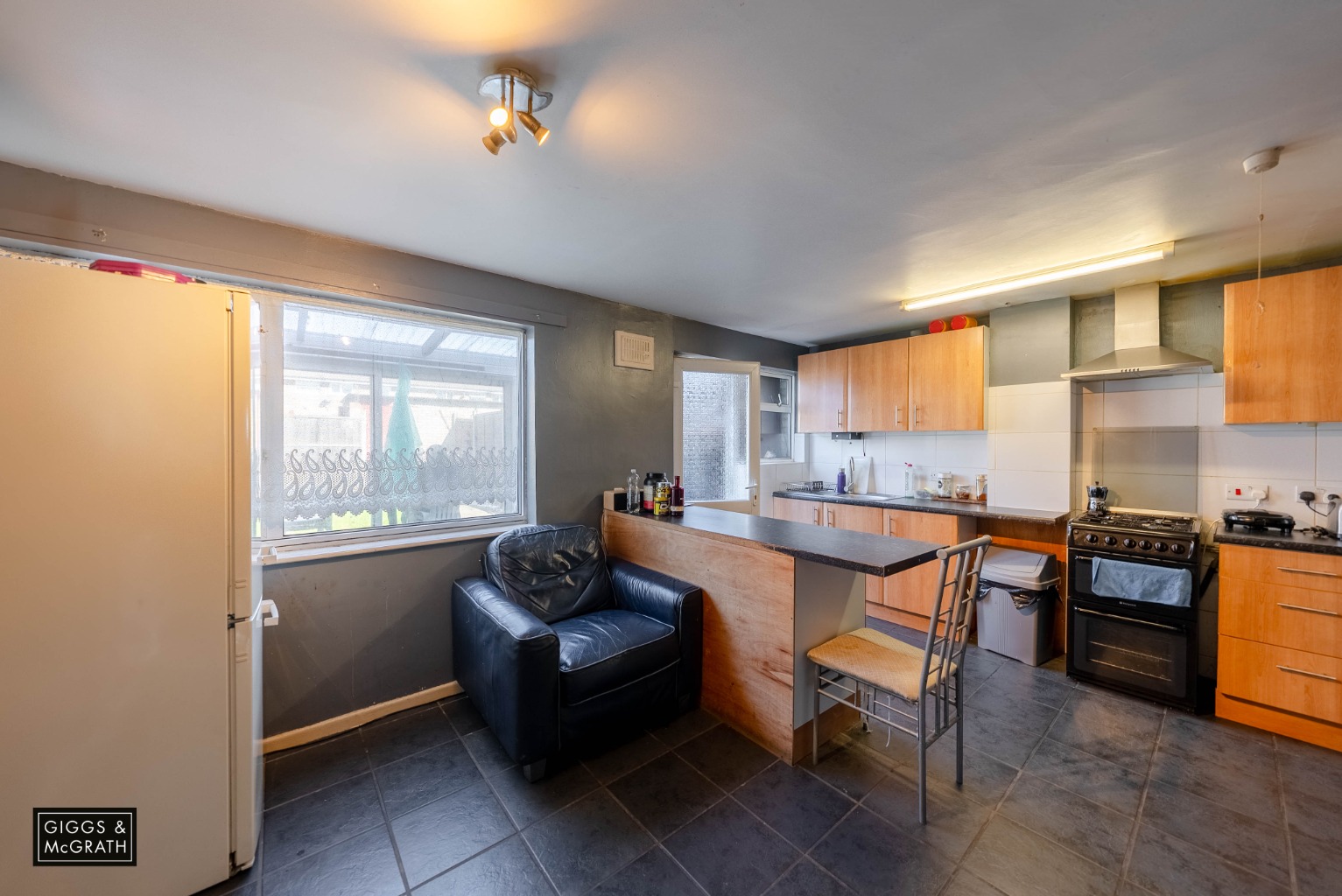 3 bed terraced house for sale in Beech Close, Huntingdon  - Property Image 2