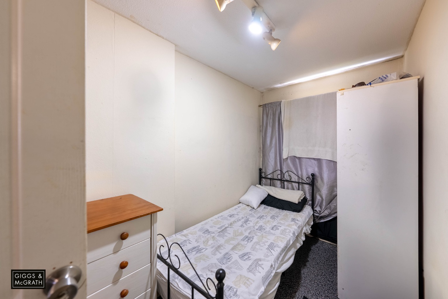 3 bed terraced house for sale in Beech Close, Huntingdon  - Property Image 10