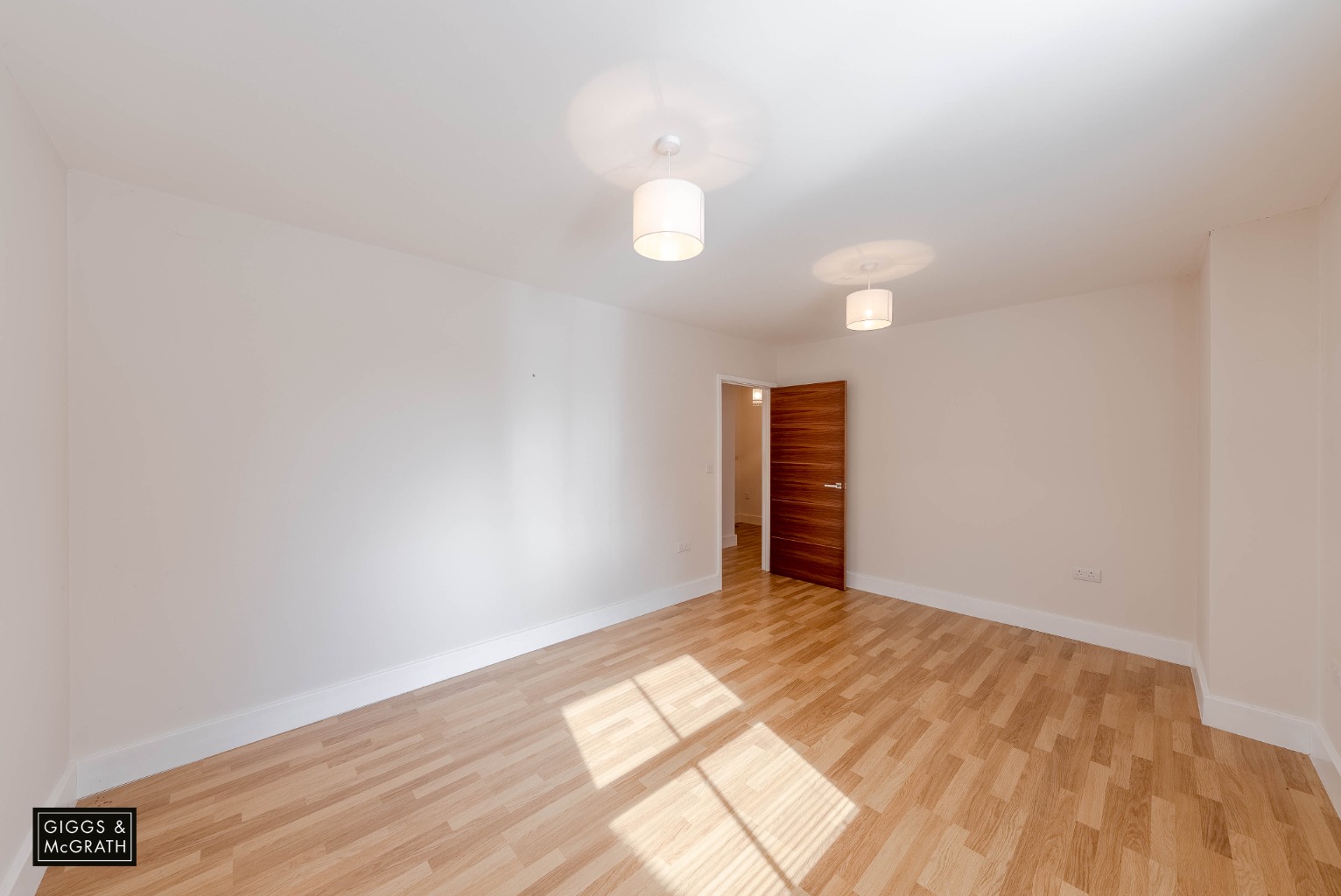 2 bed flat for sale in High Street, Huntingdon  - Property Image 4