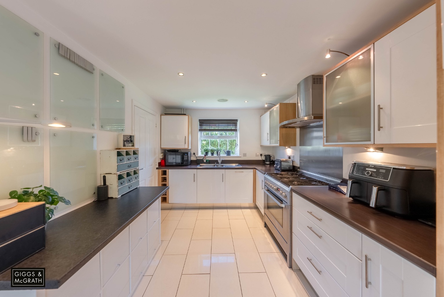 4 bed semi-detached house for sale in Wellbrook Way, Cambridge  - Property Image 9