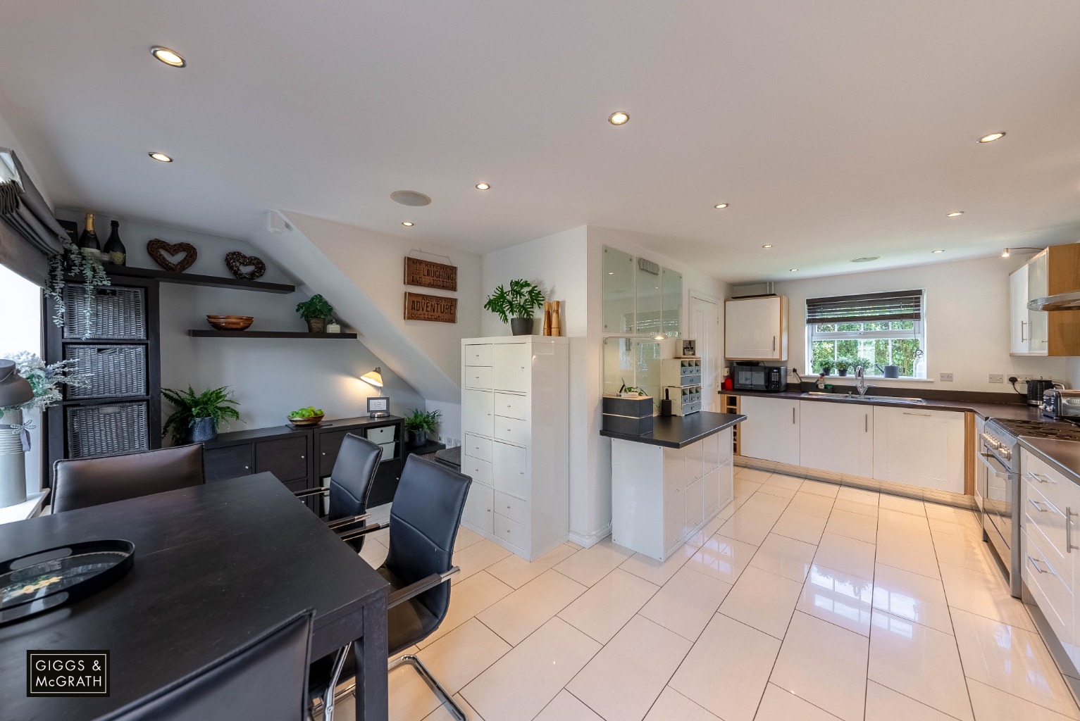 4 bed semi-detached house for sale in Wellbrook Way, Cambridge  - Property Image 4